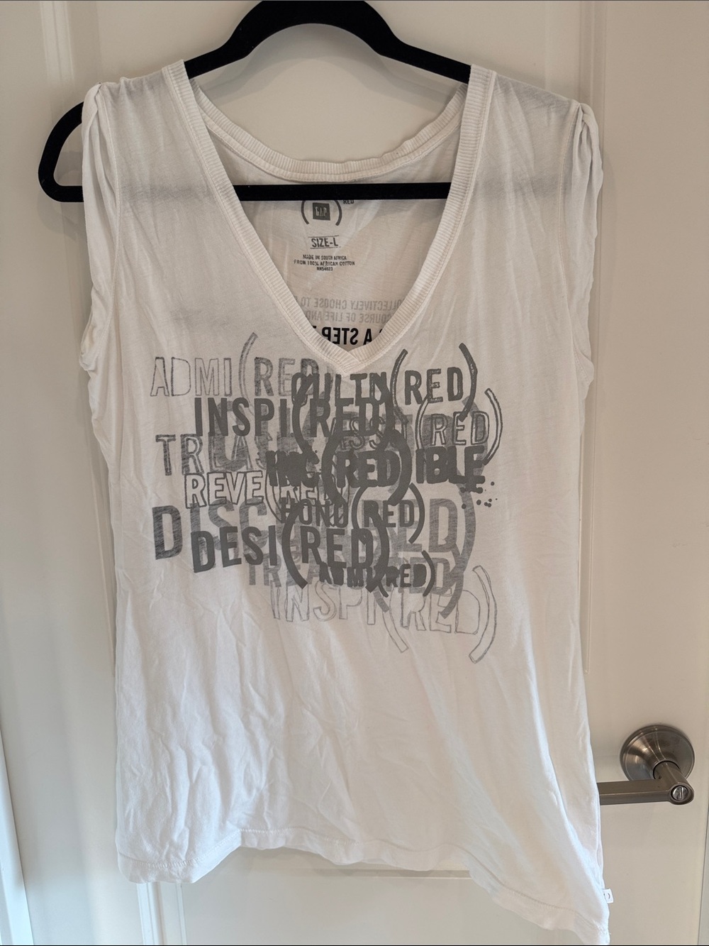 Gap (PRODUCT) RED Special Edition Word Print Sleeveless Tee Size L